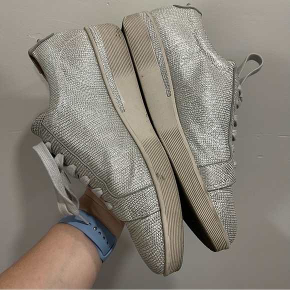 Gentle Souls Haddie Platform Lace-Up Sneakers Silver Metallic Size 8 Leather - Picture 10 of 10